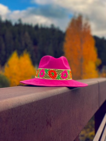 Rosa Mexicano Sombrero
